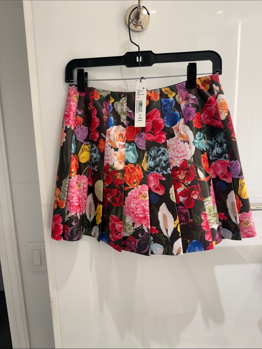 Alice + Olivia Faux Leather Multicolor Mini Skirt NWT size 2 - Picture 3 of 6